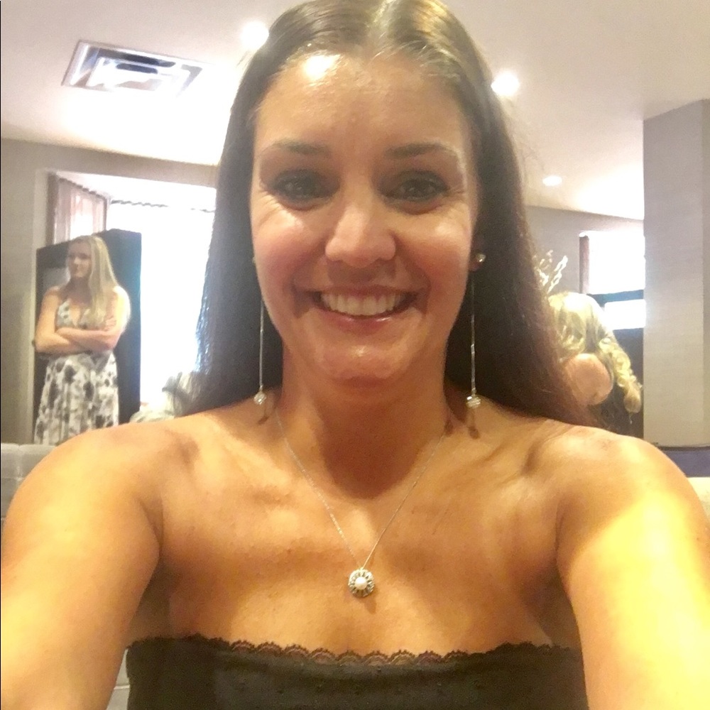 Meet your Posher, Anastacia