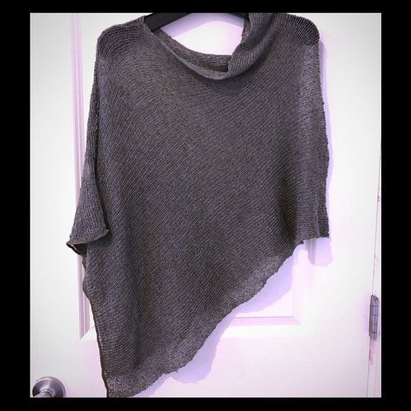 Lightweight wrap / shrug