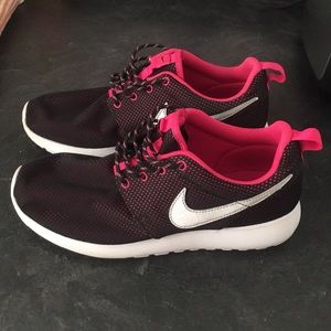 Nike roshes