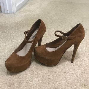 Brown/Tan Heels Size 10