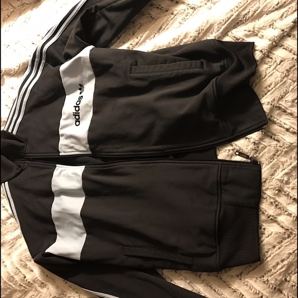 Large zip down Adidas trefoil sweater.