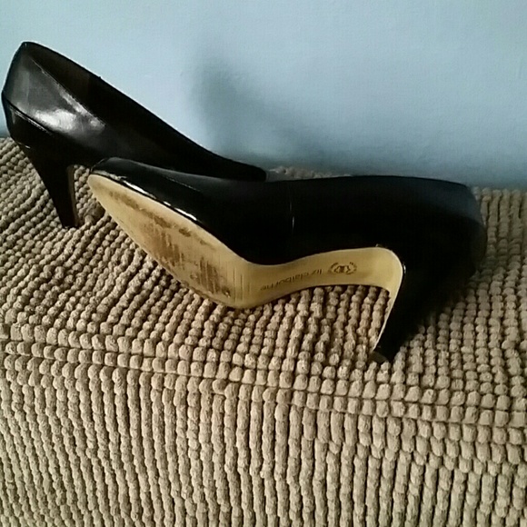 Shoes - Picture 2 of 4