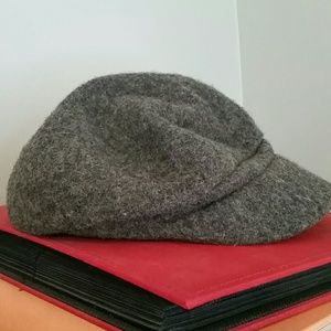 Wool pageboy hat