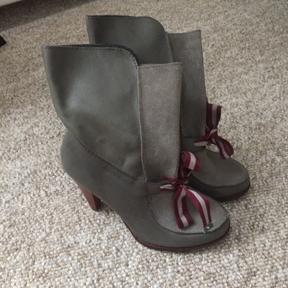 Leather shoes