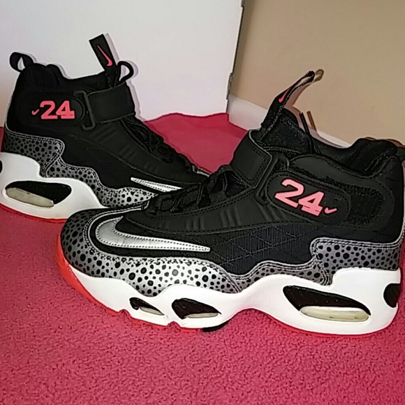 Nike Other - Nike Air Griffey Metallic Silver.SIZE 7Y..99% NEW!