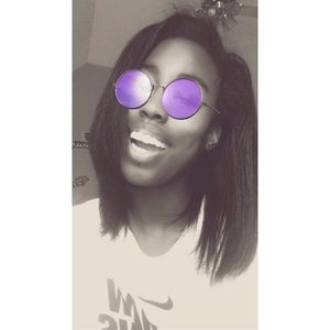 Meet your Posher, Breanna