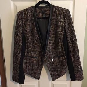 Slimming tweed blazer
