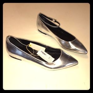 Women's Silver Gap Flats Shoes Size 8