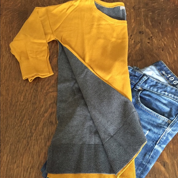 3/4-sleeve colorblock sweater