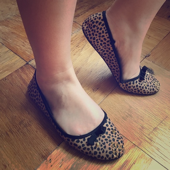 Cute cheetah print flats