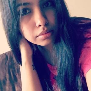 Meet your Posher, Daniela