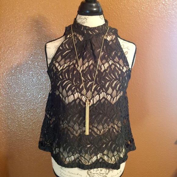 Elegant green sleeveless blouse
