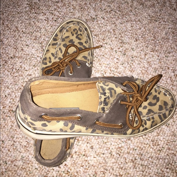 Sperry slip on shoes
