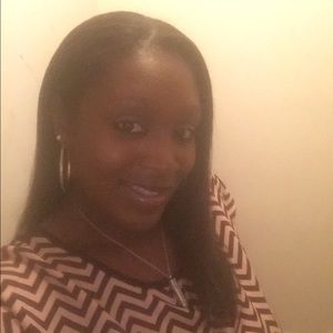 Meet your Posher, Danielle