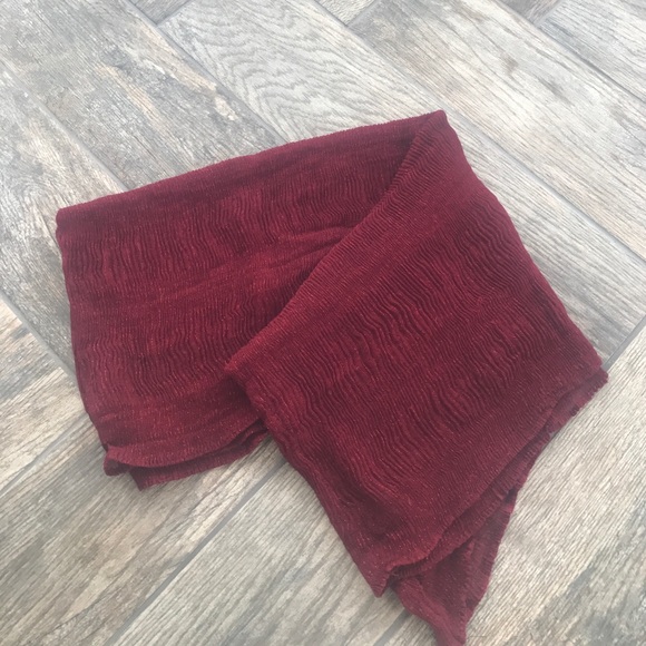 Red Scarf - Picture 1 of 2