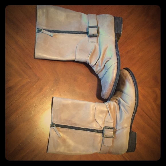 Vince Camuto leather boot