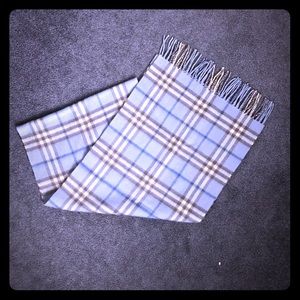Burberry Classic Cashmere Scarf