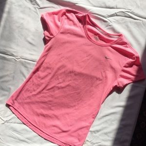 NIKE DRI-FIT // Shirt