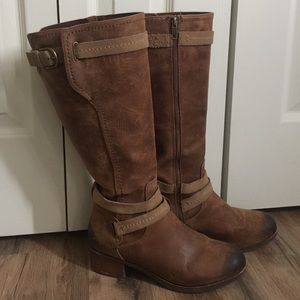 Ugg size 8 'Darcie' boots