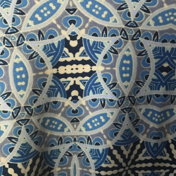 Lularoe xs Irma all shades of blue - Picture 2 of 2