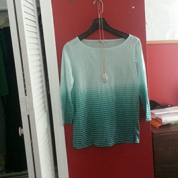 Blue/green ombre 3/4 sleeve shirt from f21! Size M