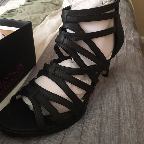 Sandals/ Dress shoes