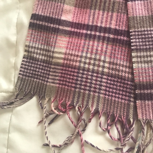 Pink scarf - Picture 2 of 2