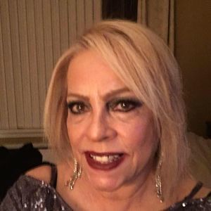 Meet your Posher, Iris