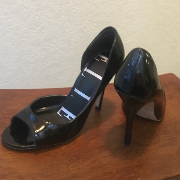 Elle peep toe pumps .