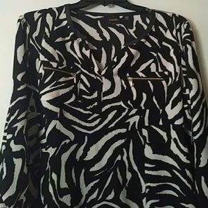 Black and white print blose