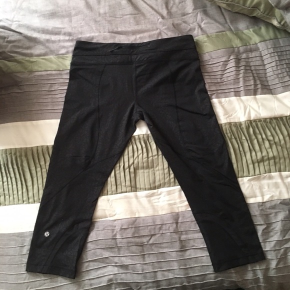 Lululemon crop pants
