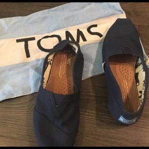 Toms size 5.5 women's shoes