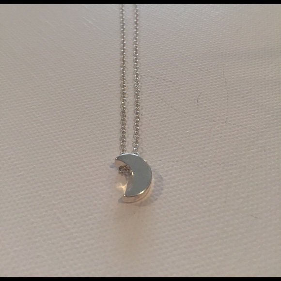New Gold or Silver Moon crescent necklace - Picture 5 of 7