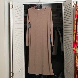 Taupe sweater tunic from Desss Up Boutique NWT!!!!