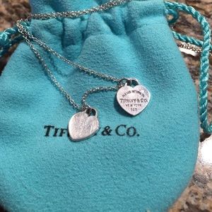 Tiffany&CO Mini Double Heart Tag Pendant