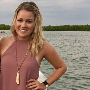 Meet your Posher, Courtney