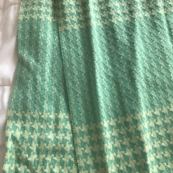 Green scarf - Picture 2 of 2