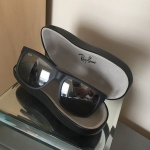 Black Wayfair Ray-Bans