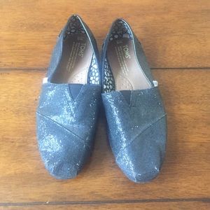 TOMS bought them too small, like new.