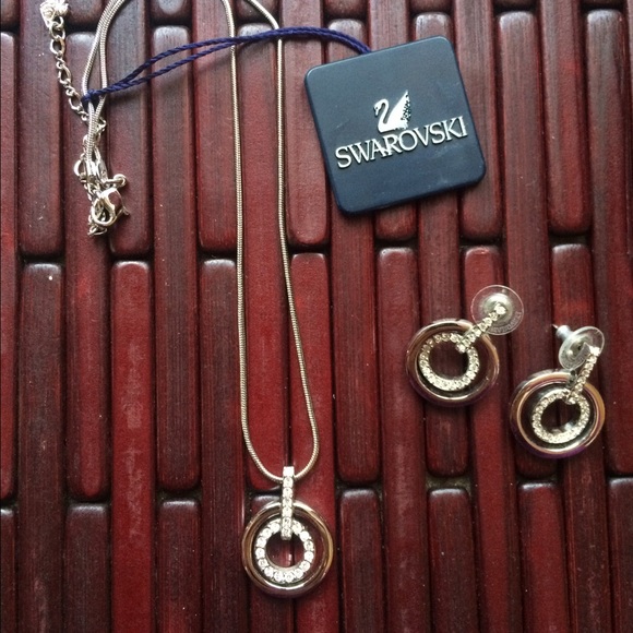 Brand New Swarovski circle pendant/earrings