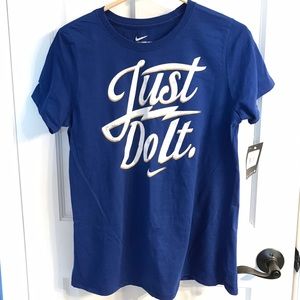 NWT ✔️NIKE tee