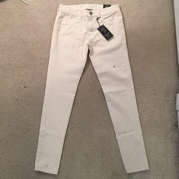 NEW WITH TAGS American Eagle power fit jeggings