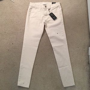 NEW WITH TAGS American Eagle power fit jeggings