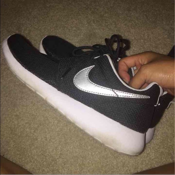 nike roshes