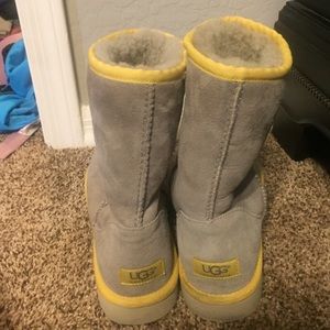 size 9 gray ugg boots with yellow trim