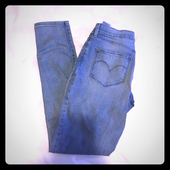 • Levi Jeans •