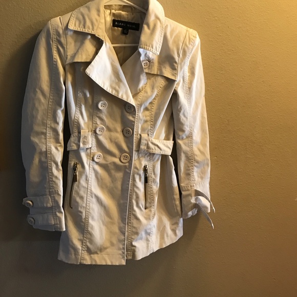 blanc noir White trench coat