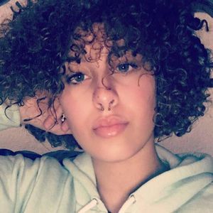 Meet your Posher, Nadyne