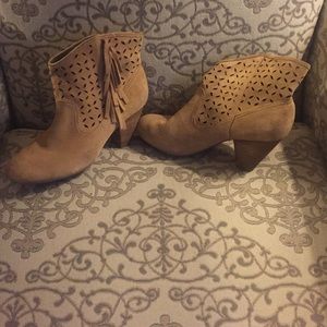 Jessica Simpson fringe booties 7.5M