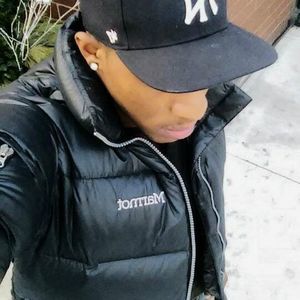 Meet your Posher, Victor